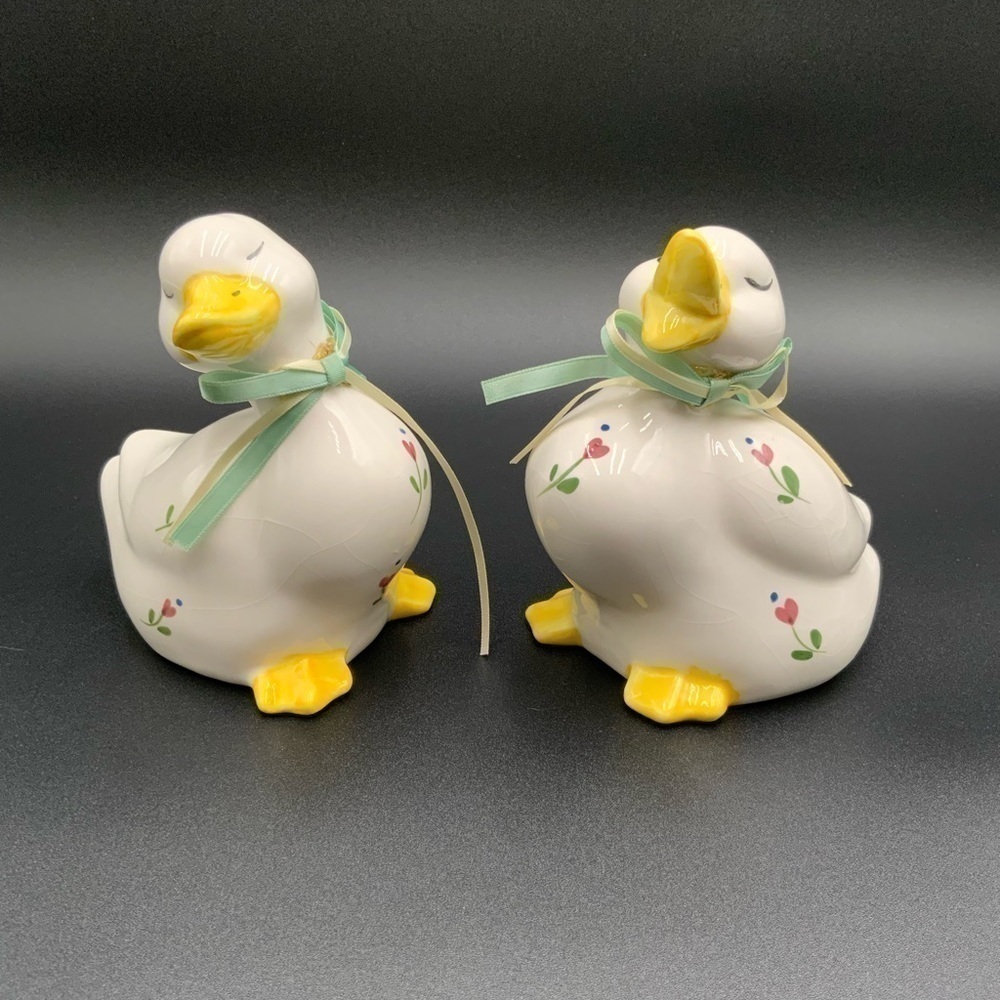 Vintage 1988 Summit Collection  Porcelain Singing Ducks